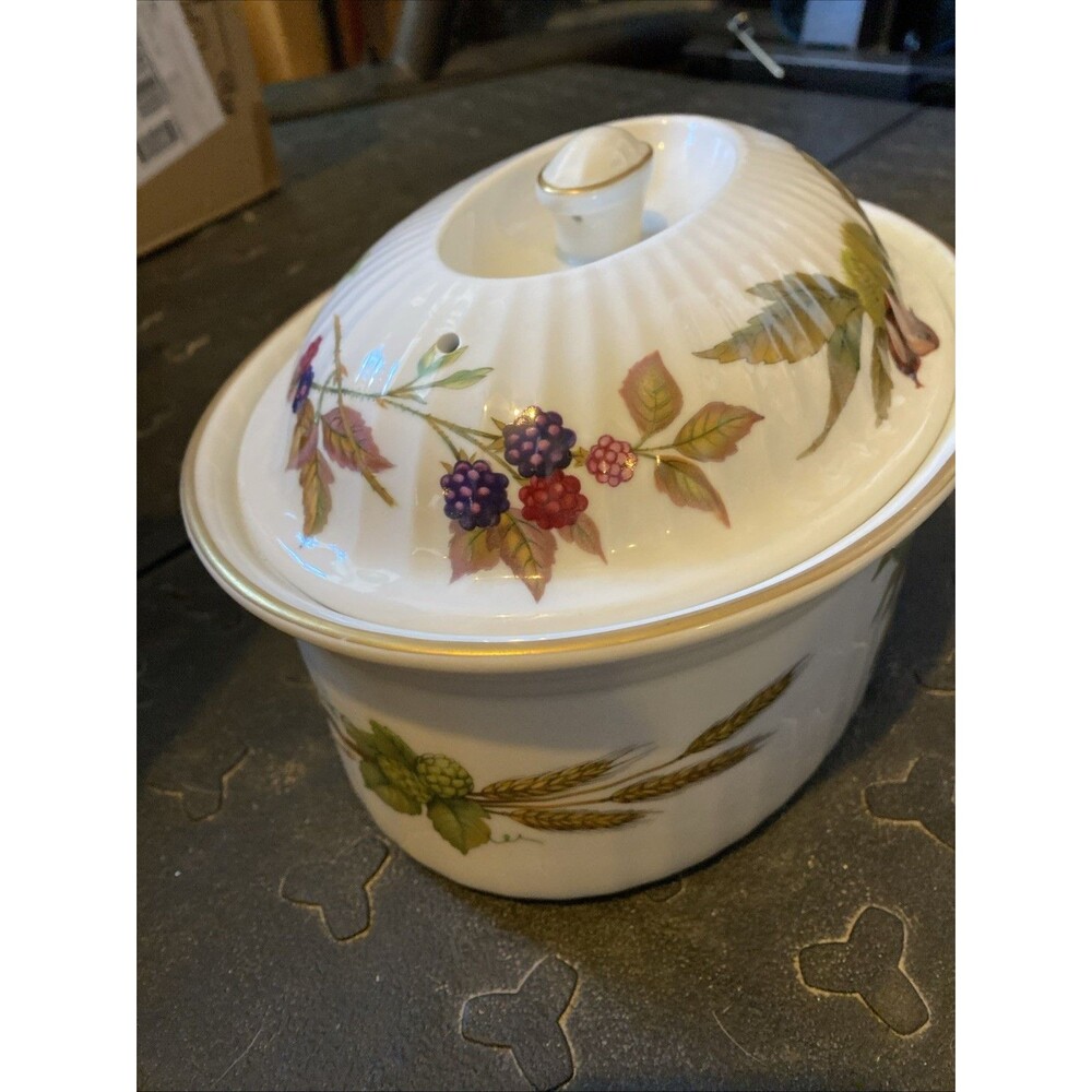 Royal Worcester Evesham 9-3/8" Oval Casserole Dish